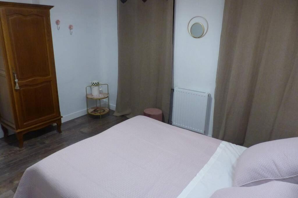 Photo of Bedroom in Saint-Pierre-des-Echaubrognes