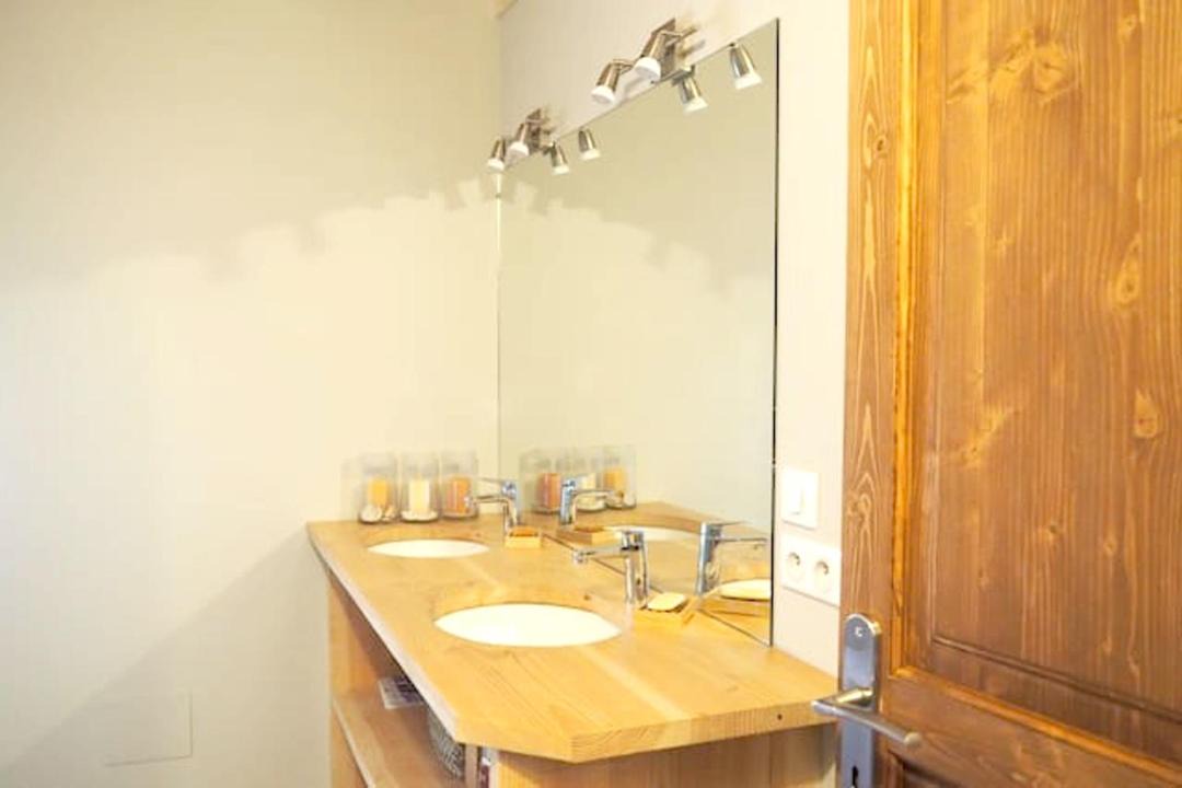 Photo of Bathroom in La Llagonne