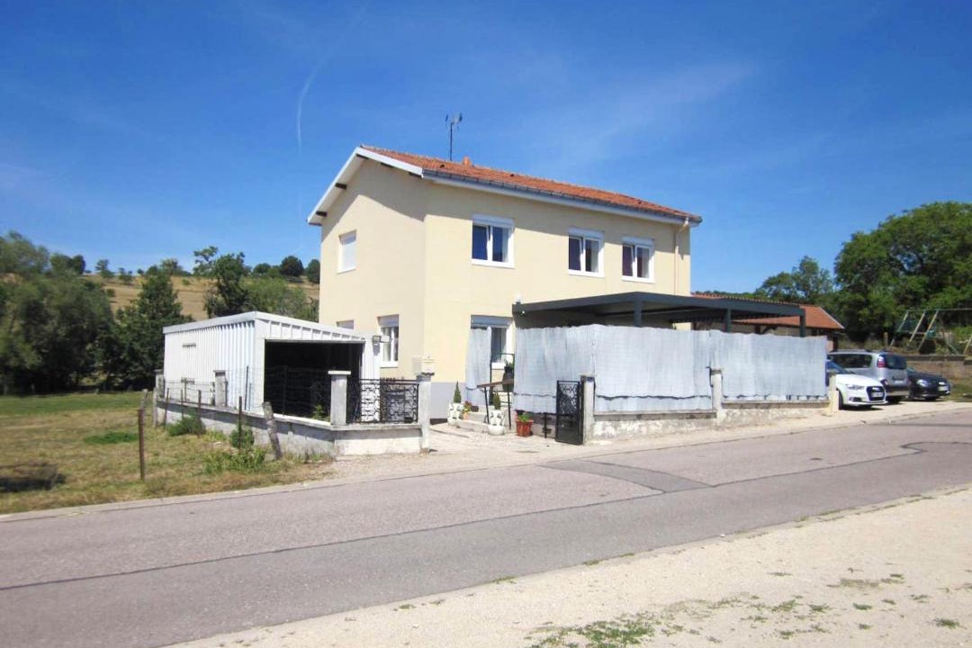 Photo of Buildings in They-sous-Montfort