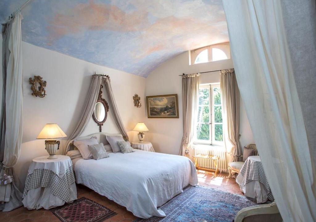 Photo of Bedroom in Suevres