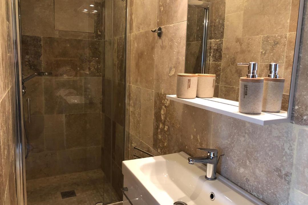 Photo of Bathroom in Avignon City Centre