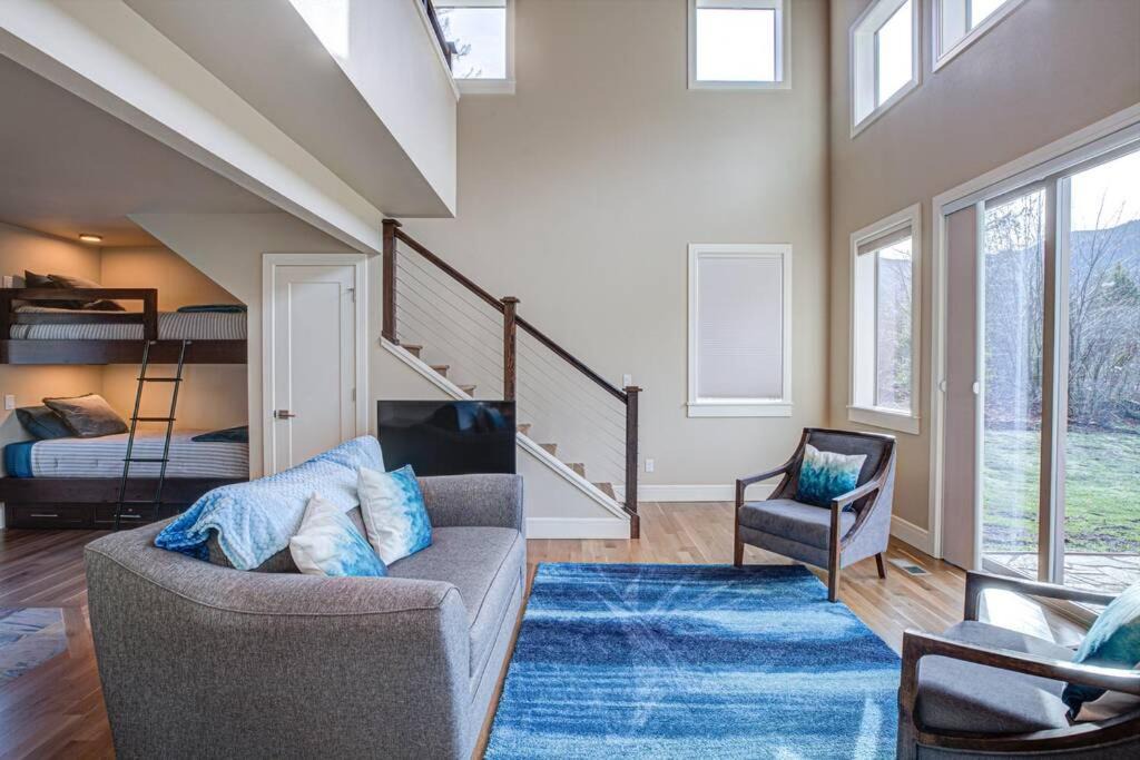 Photo of Others in Brightwood