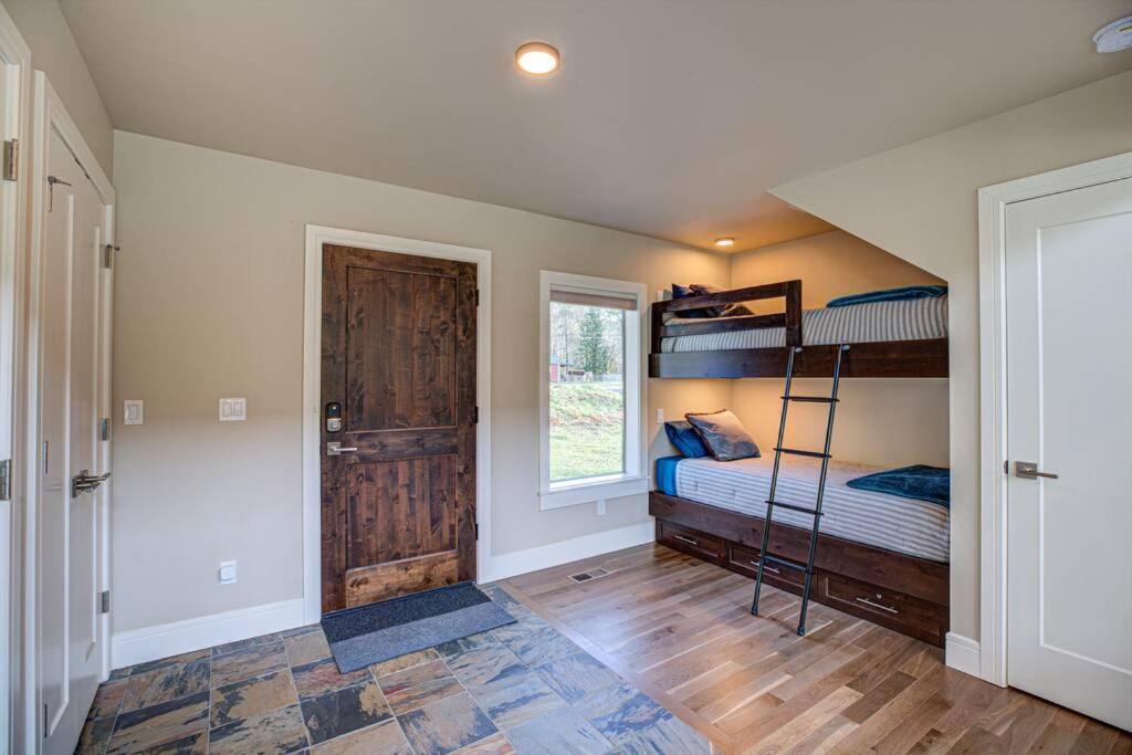 Photo of Others in Brightwood