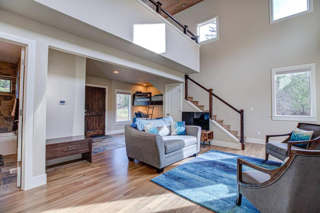 Photo of Others in Brightwood