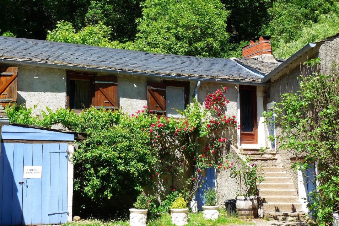 Photo of Buildings in Montredon-Labessonnie