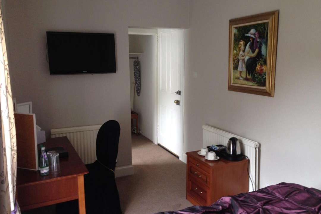 Photo of Others in Roslin