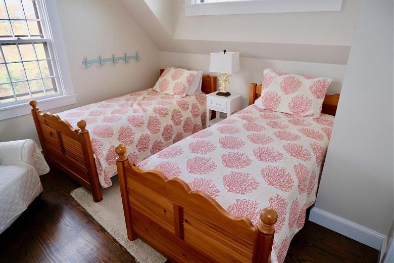 Photo of Others in Tom Nevers