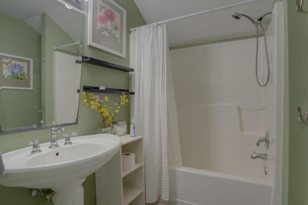 Photo of Bathroom in Lynn