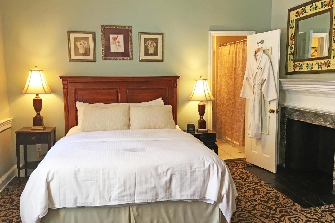 Photo of Bedroom in Washington Square West