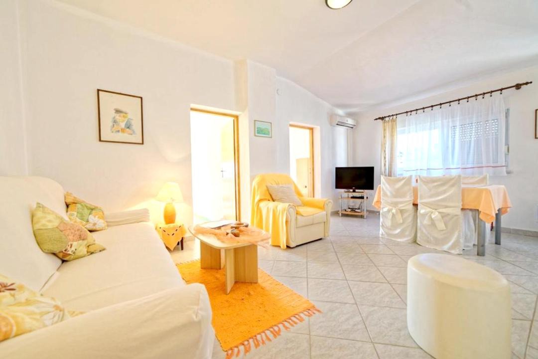 Photo of Livingroom in Banjol