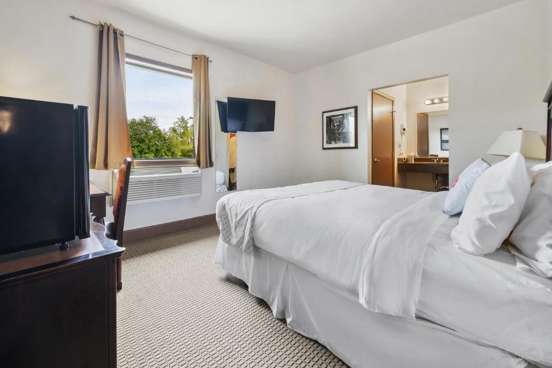 Photo of Bedroom in Gonzales