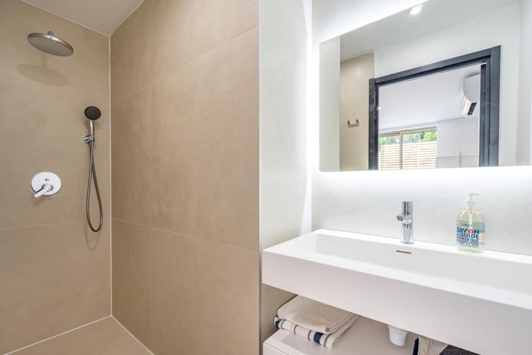 Photo of Bathroom in Cassis