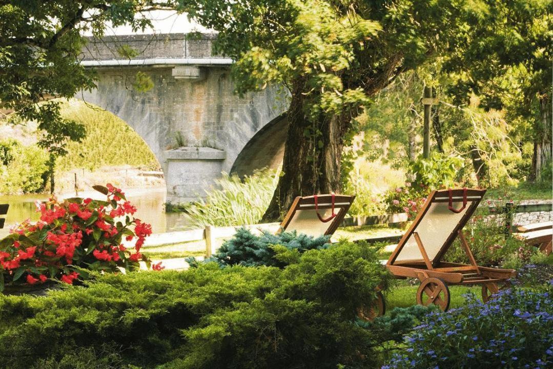 Photo of Others in Velluire