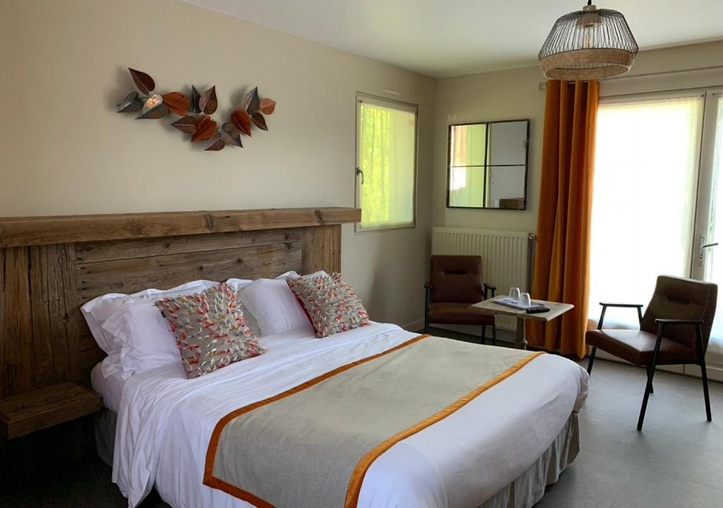 Photo of Bedroom in Courset