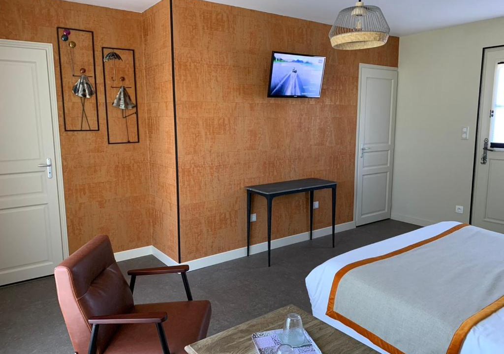 Photo of Others in Courset