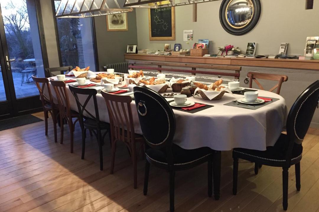 Photo of Others in Courset