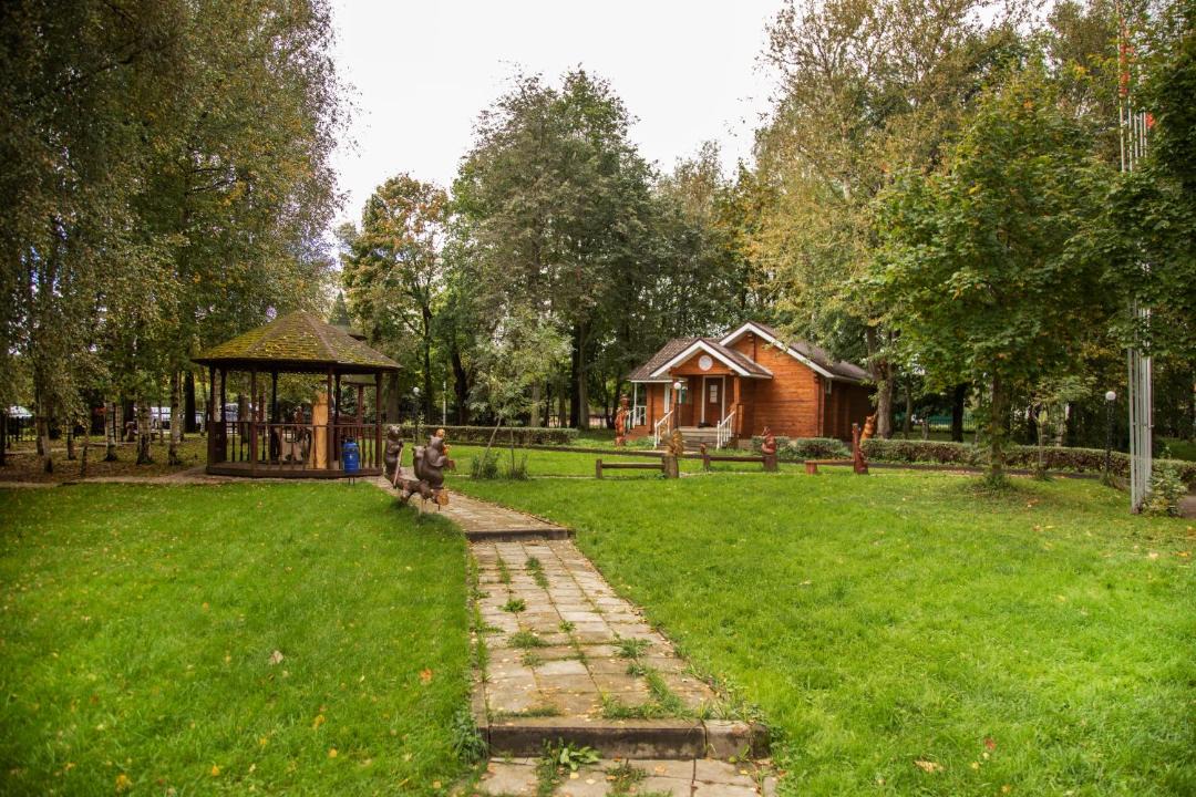 Photo of Others in Bo