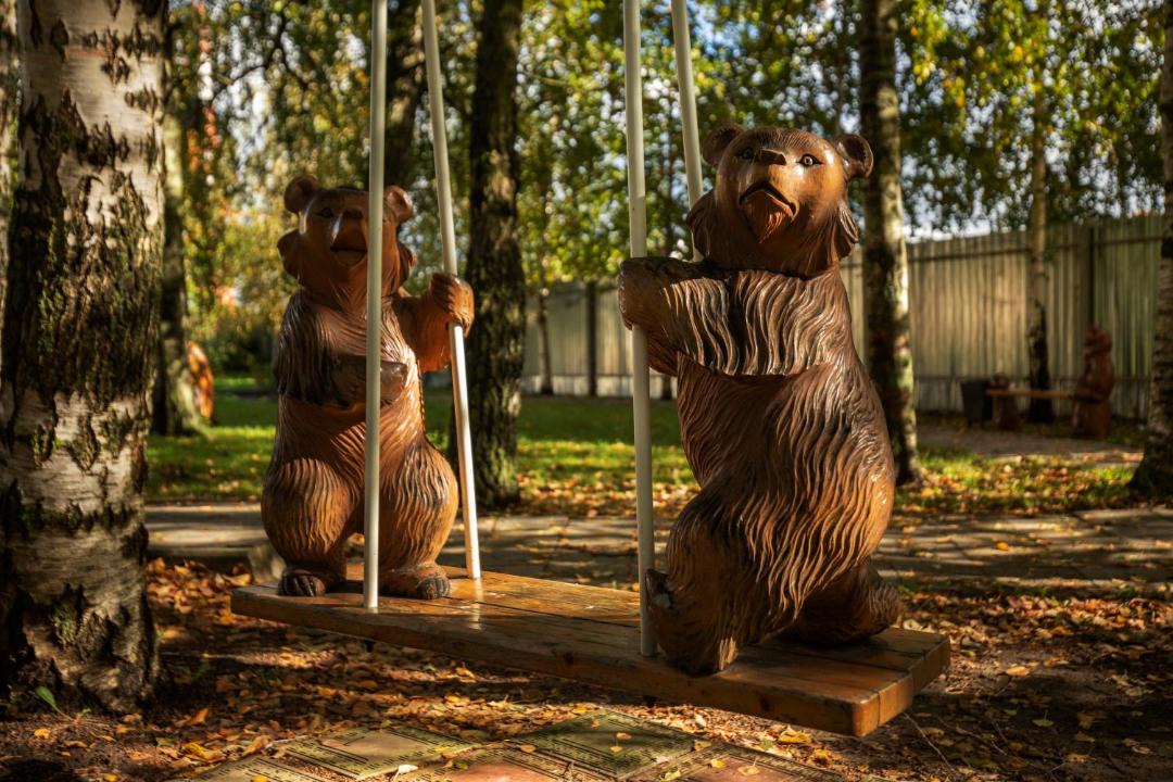 Photo of Others in Bo