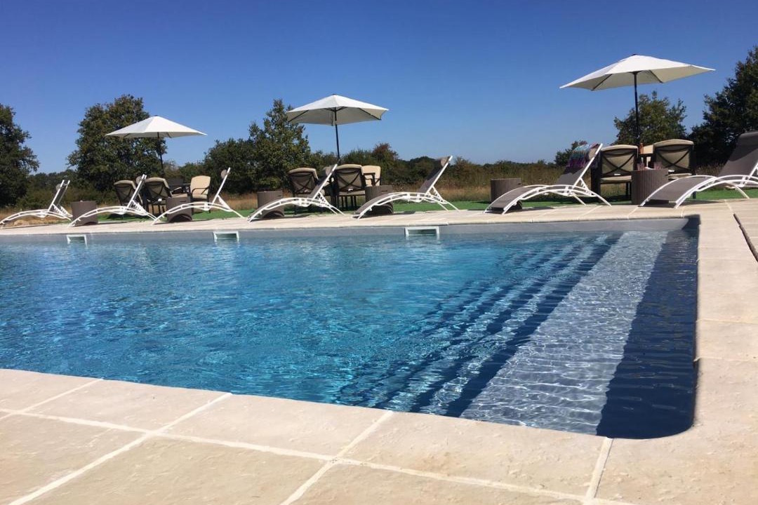 Photo of Others in Blond