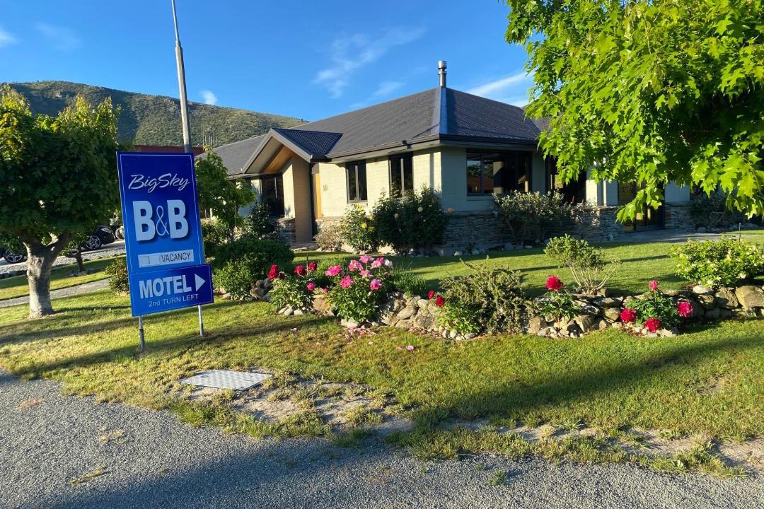 Photo of Others in Omarama