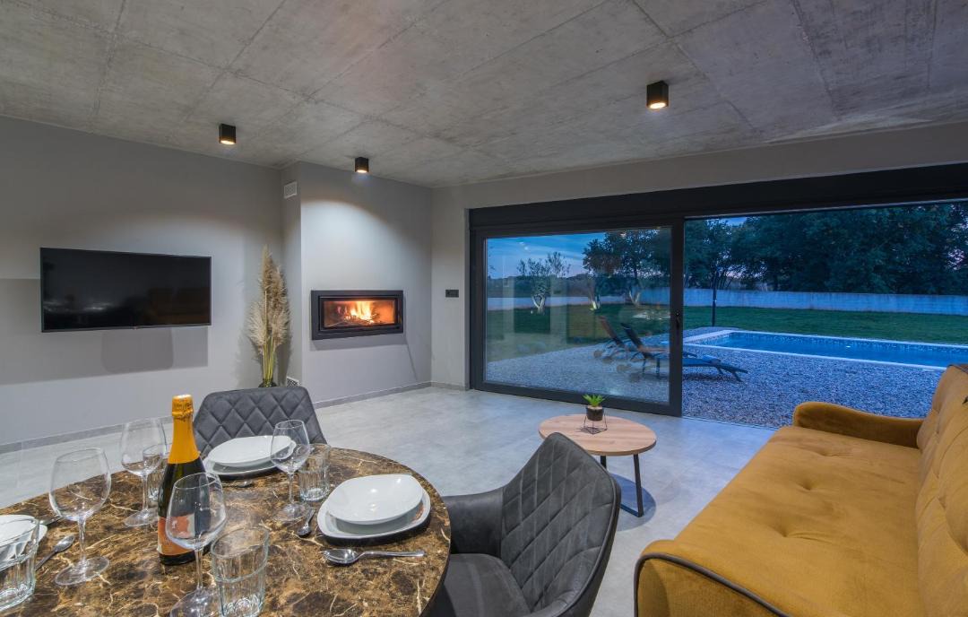 Photo of Livingroom in Gajana