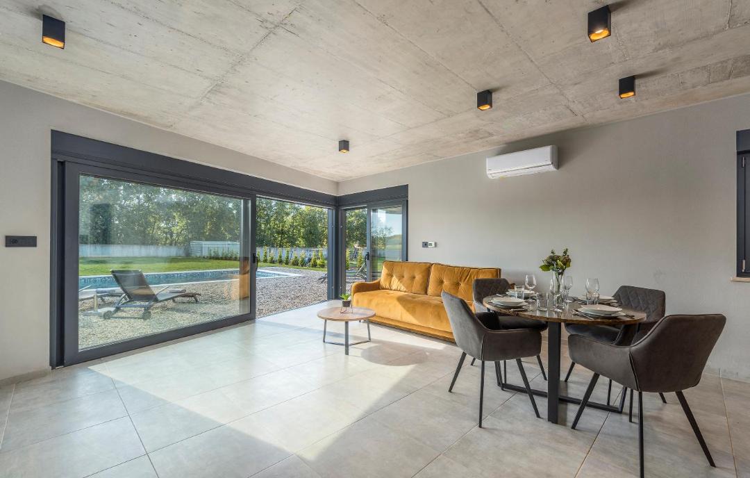 Photo of Livingroom in Gajana