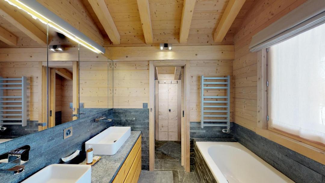 Photo of Bathroom in Vex