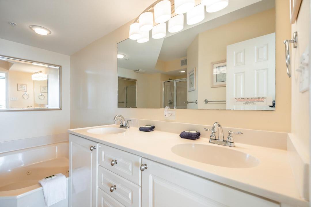 Photo of Bathroom in Sunset Point