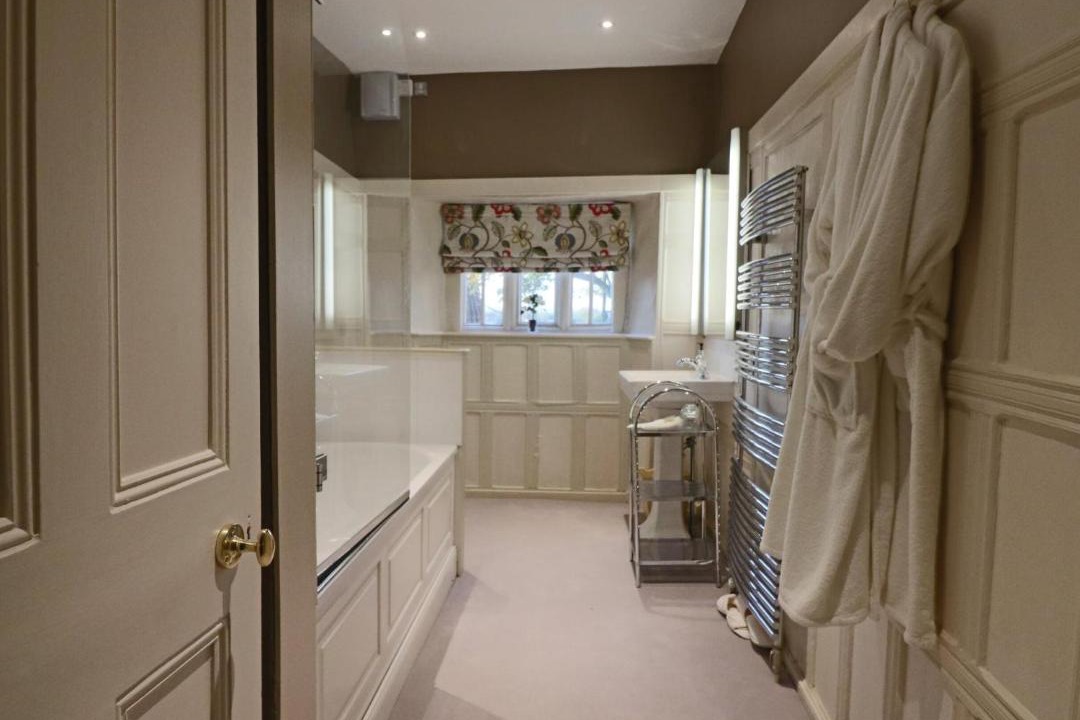 Photo of Others in Olveston