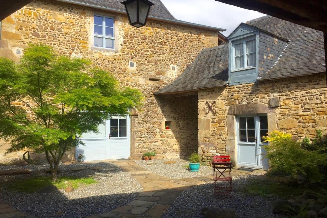 Photo of Others in Ledeuix