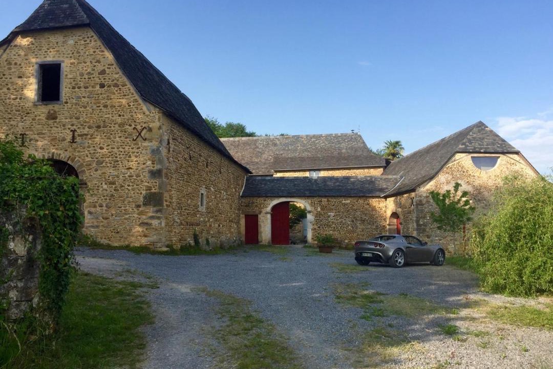 Photo of Buildings in Ledeuix