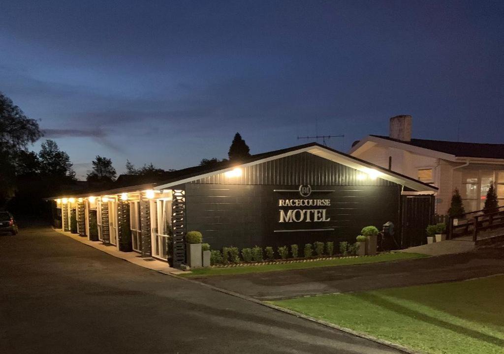 Photo of Buildings in Paeroa