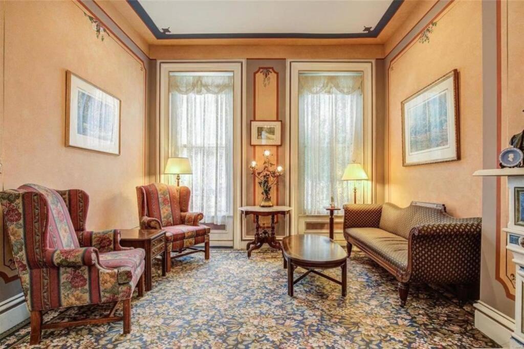 Photo of Others in Grand Center