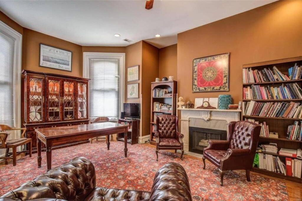 Photo of Livingroom in Grand Center