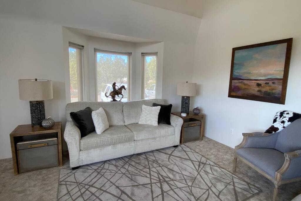 Photo of Livingroom in New Harmony
