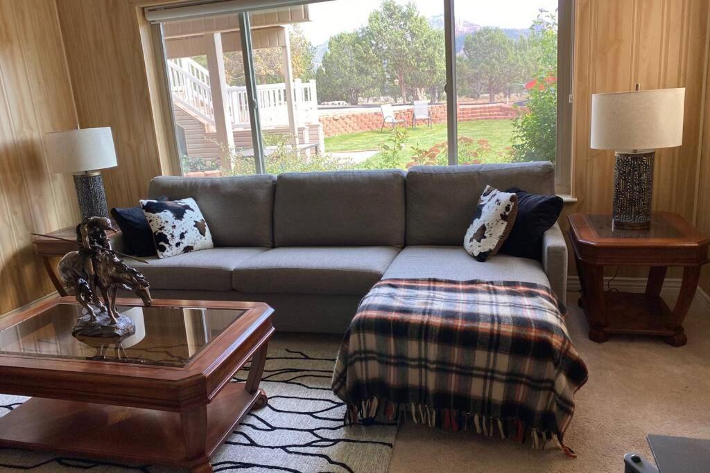Photo of Livingroom in New Harmony