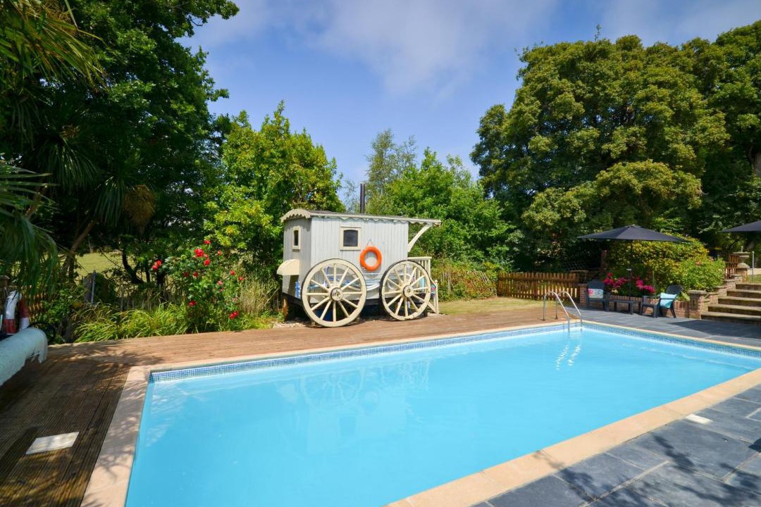 Photo of Outdoor in Whippingham