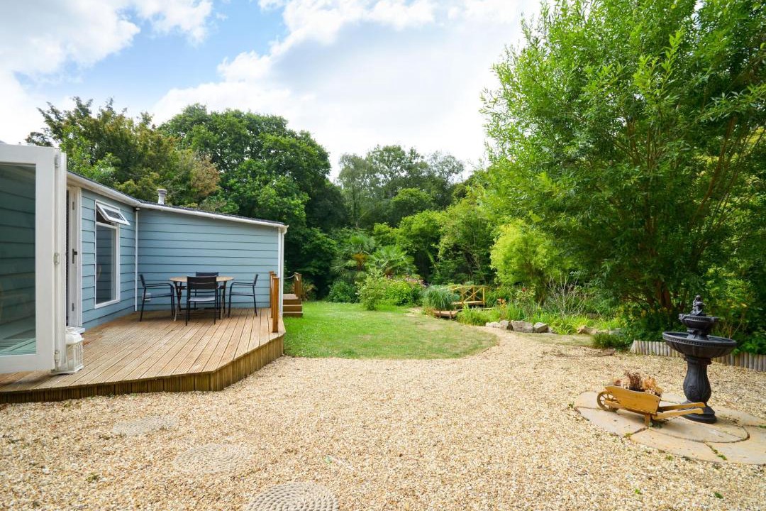 Photo of Buildings in Whippingham