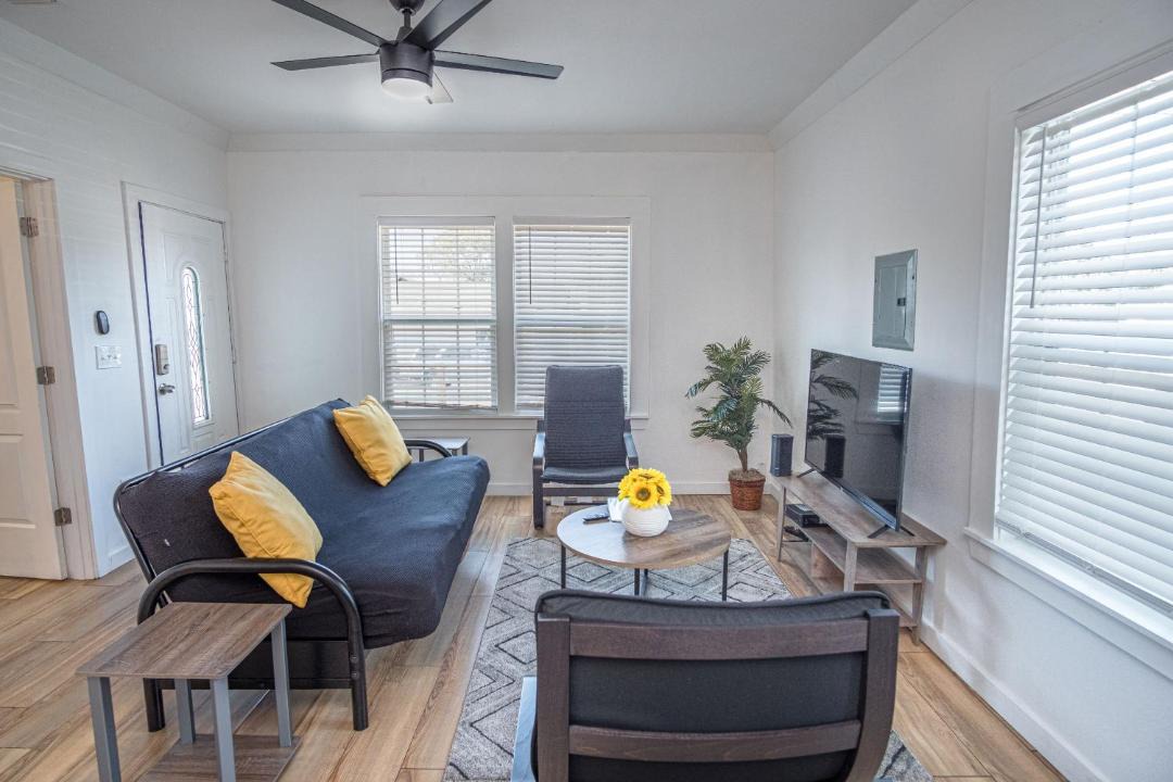 Photo of Livingroom in Nevada Street