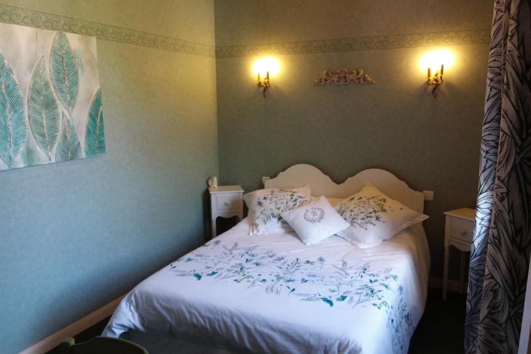 Photo of Bedroom in Montsurs