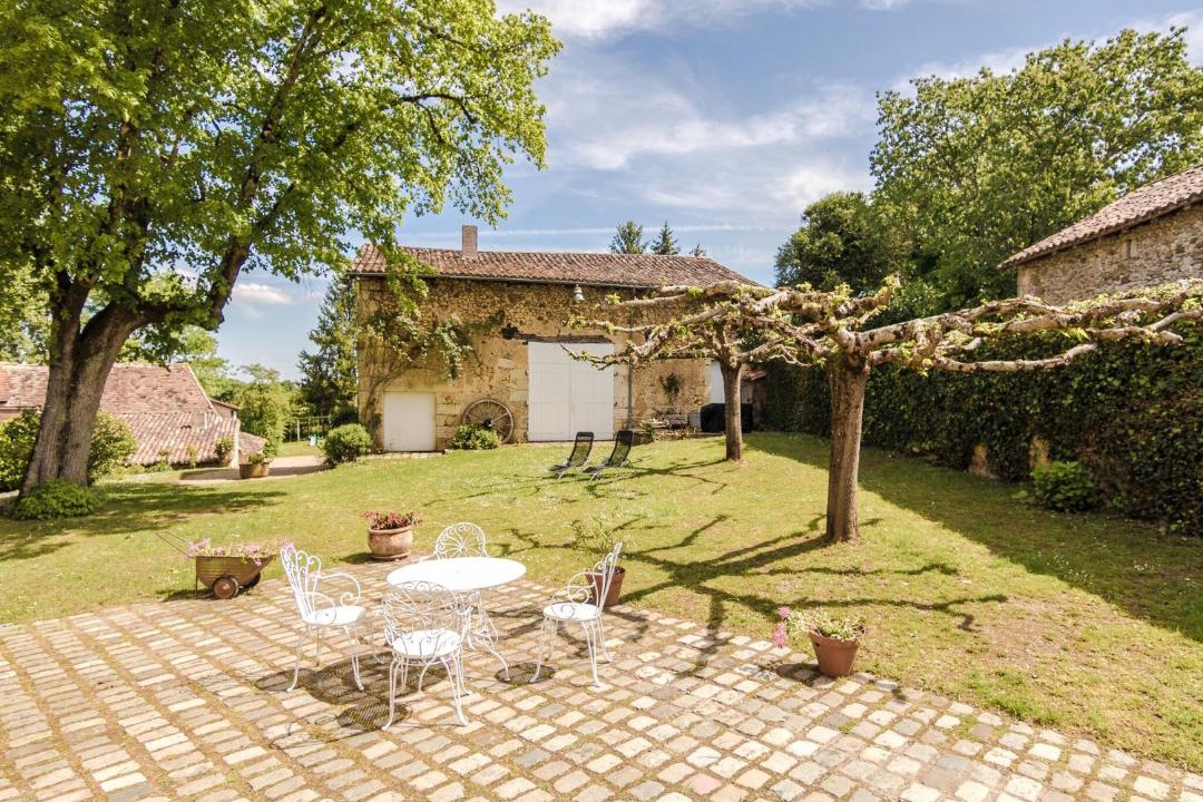 Photo of Others in Sourzac