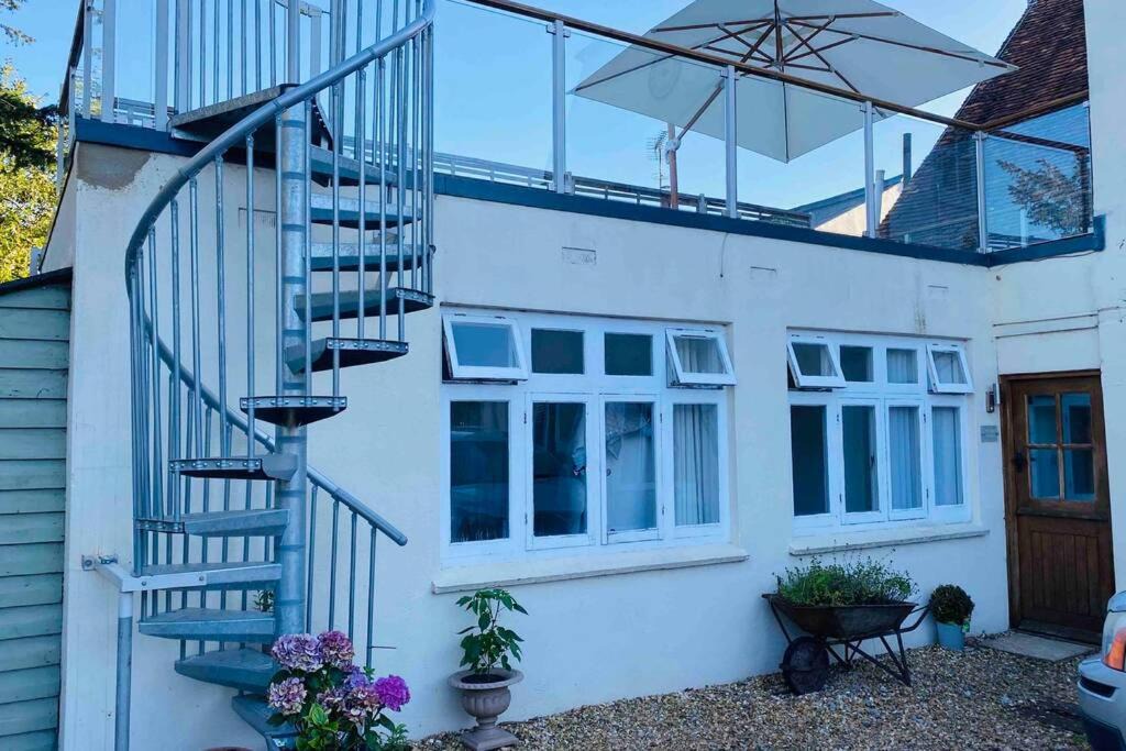 Photo of Others in Overton