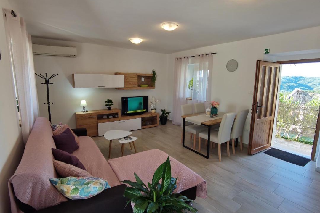 Photo of Livingroom in Grabri