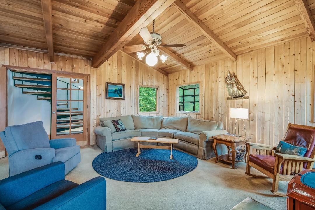 Photo of Others in Orcas