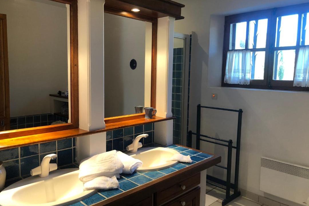 Photo of Others in Faucon