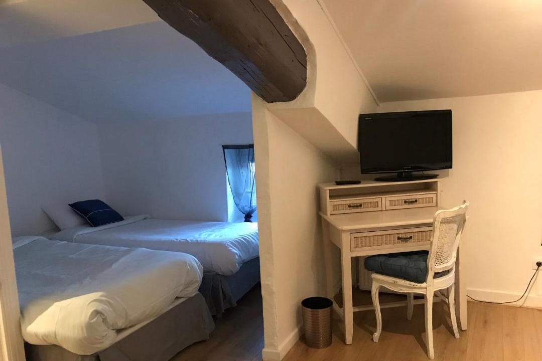 Photo of Bedroom in Neuville-sur-Saone