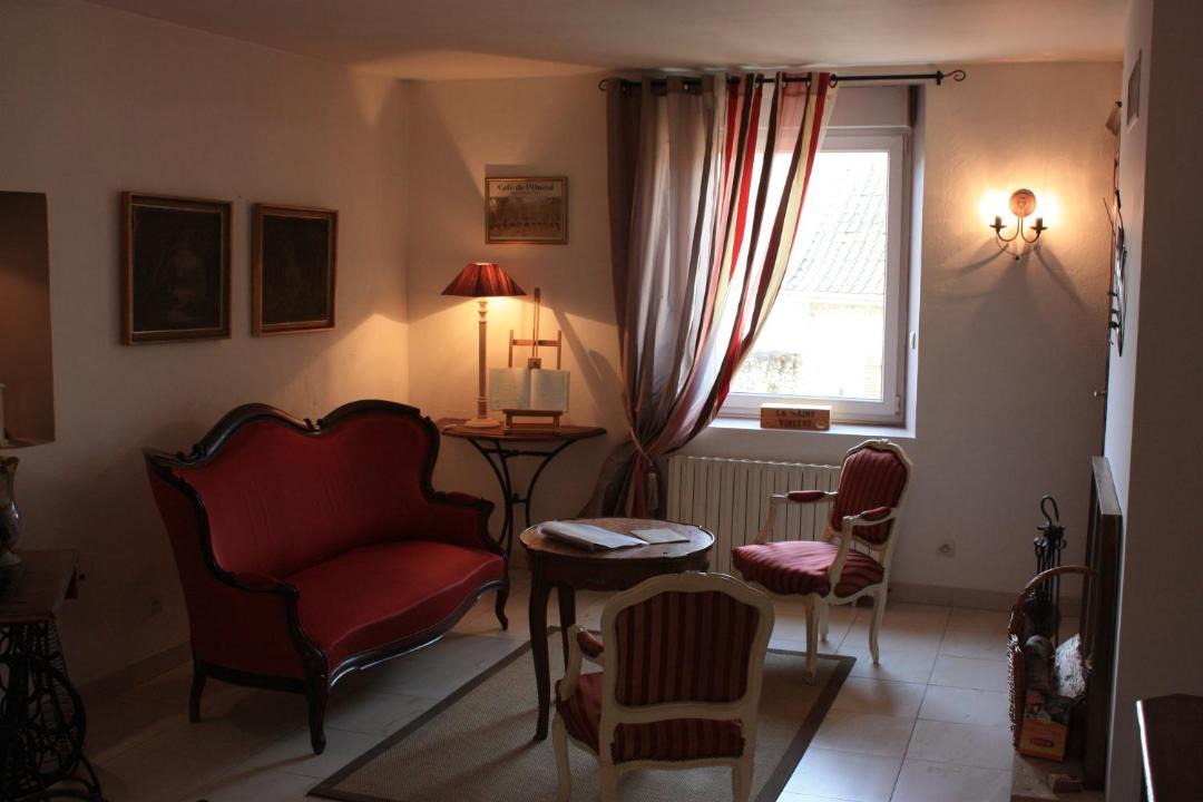 Photo of Others in Grauves
