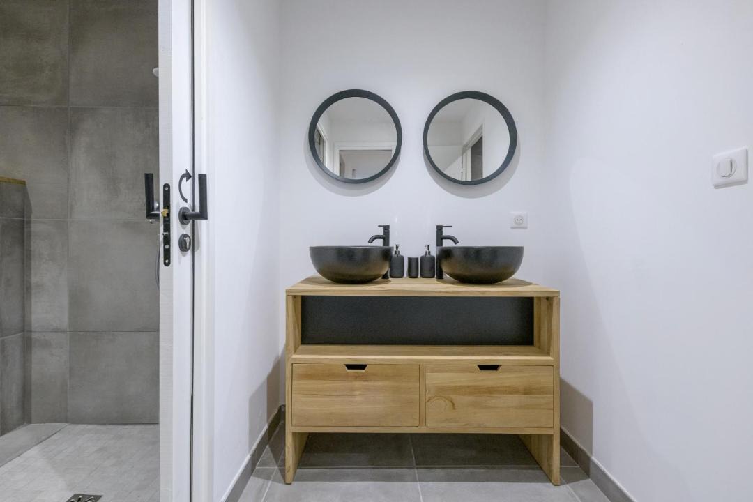 Photo of Bathroom in Lyon City Centre