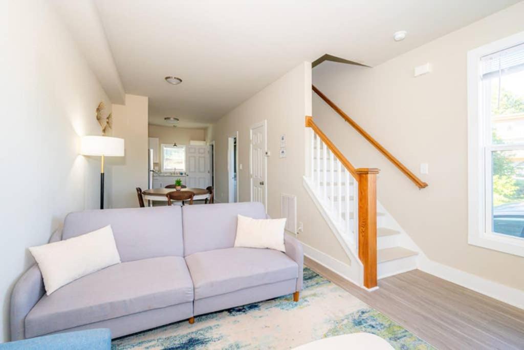 Photo of Livingroom in Downtown