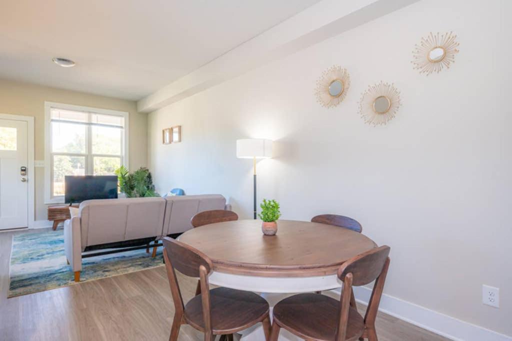 Photo of Livingroom in Downtown